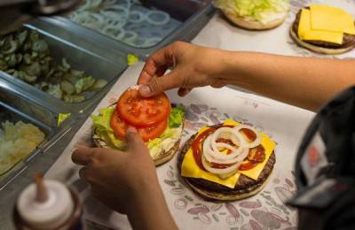 «Ъ»: Burger King задолжал 56 млн рублей за аренду в России 