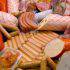 "Коммерсант": мясопереработчики добиваются повышения закупочных цен на колбасу и сосиски