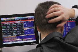 Российский рынок акций стабилизируется в начале торгов пятницы