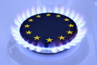 Фондовые индексы Европы снижаются более чем на 2% на опасениях за экономику из-за роста цен на газ