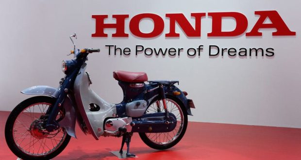 Honda празднует выпуск 100 миллионов легендарных мотоциклов Super Cub